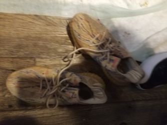 Yeezy Shoes Siz10.5