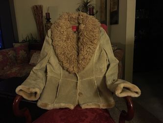 Tan or beige suede jacket imitation fur inside