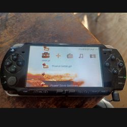 PLAYSTATION PSP-2001 HAND HELD GAMING CONSOLE WITH CHARGER $160 FINAL PRICE READ DESCRIPTION AND SEE ALL PICTURES