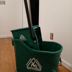 O Cedar commercial mop bucket/wringer