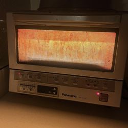 Oven Uses Infrared Light Technology