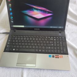 Samsung Laptop With Webcam And DVD
