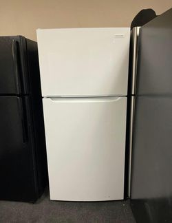 Frigidaire White Top Mount Fridge - Energy Efficient
