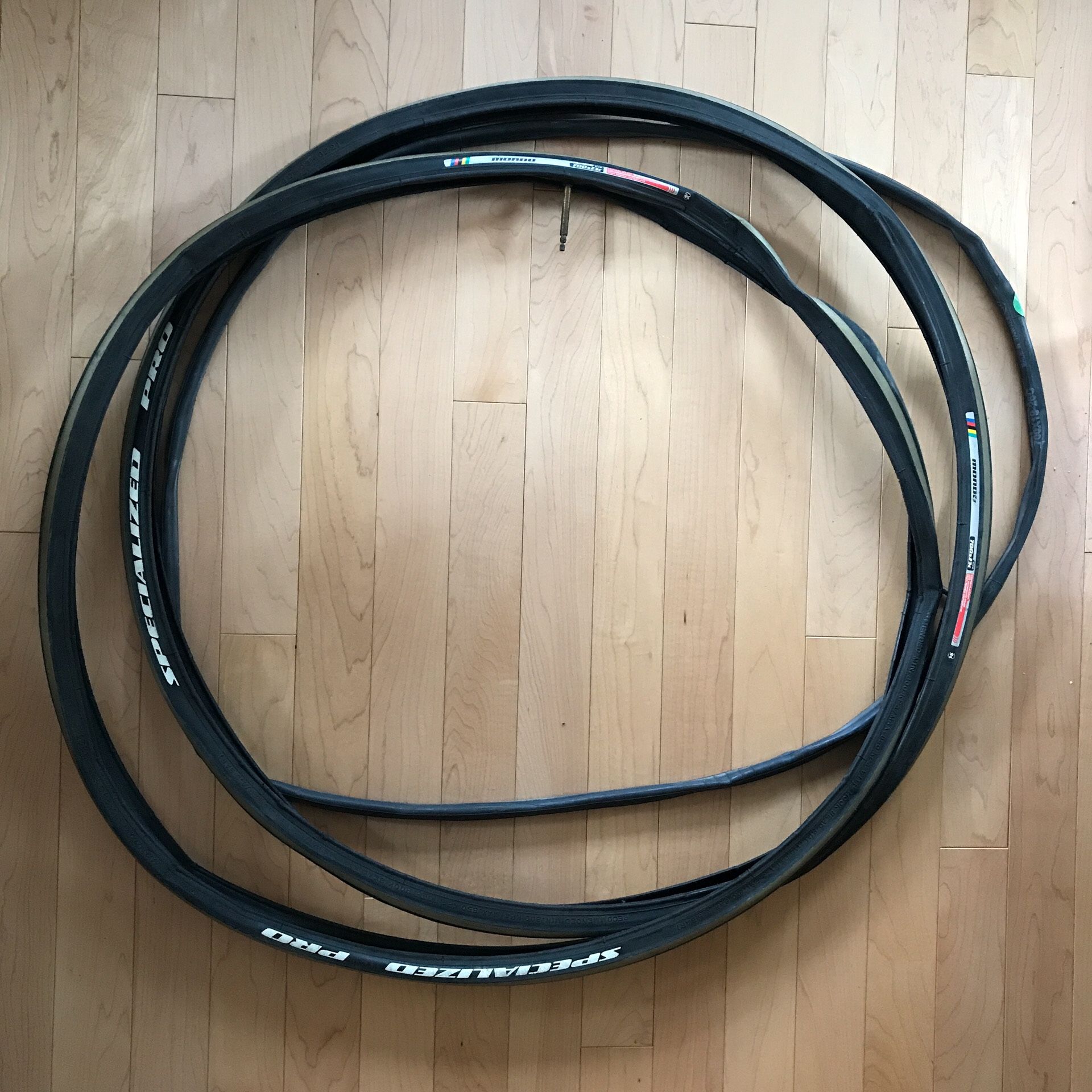 Road Bike Bicycle Bicycling Tires Tubes Specialized Pro Mondo Race 700