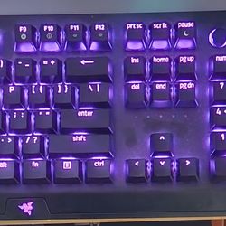 Black Widow Razer Wireless Keyboard - Viper Ultimate Wireless Mouse