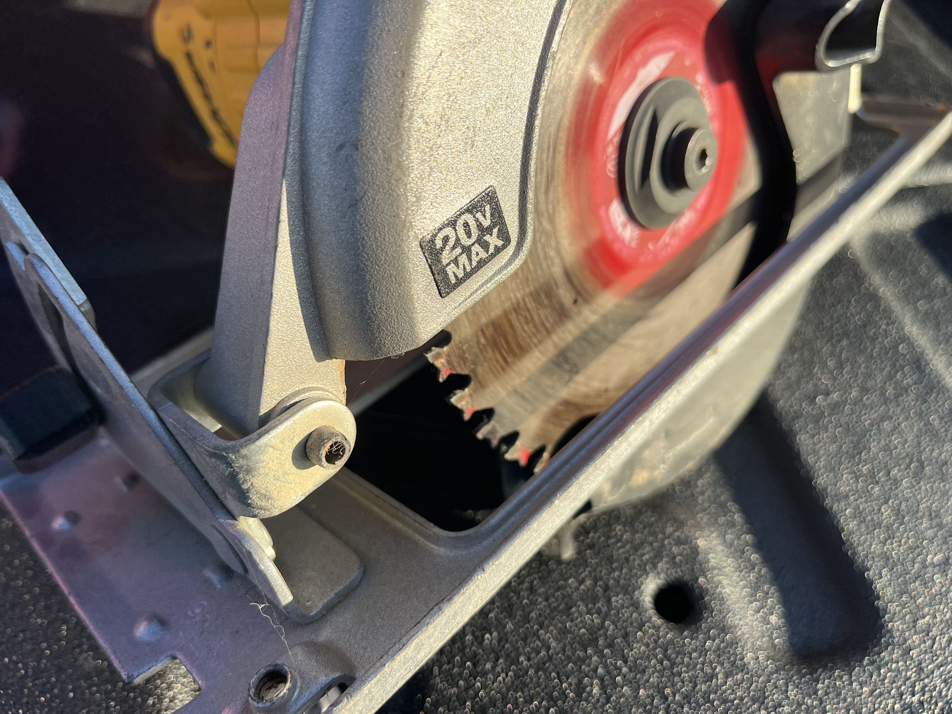 20v cordless Skil saw