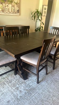 Dining table set