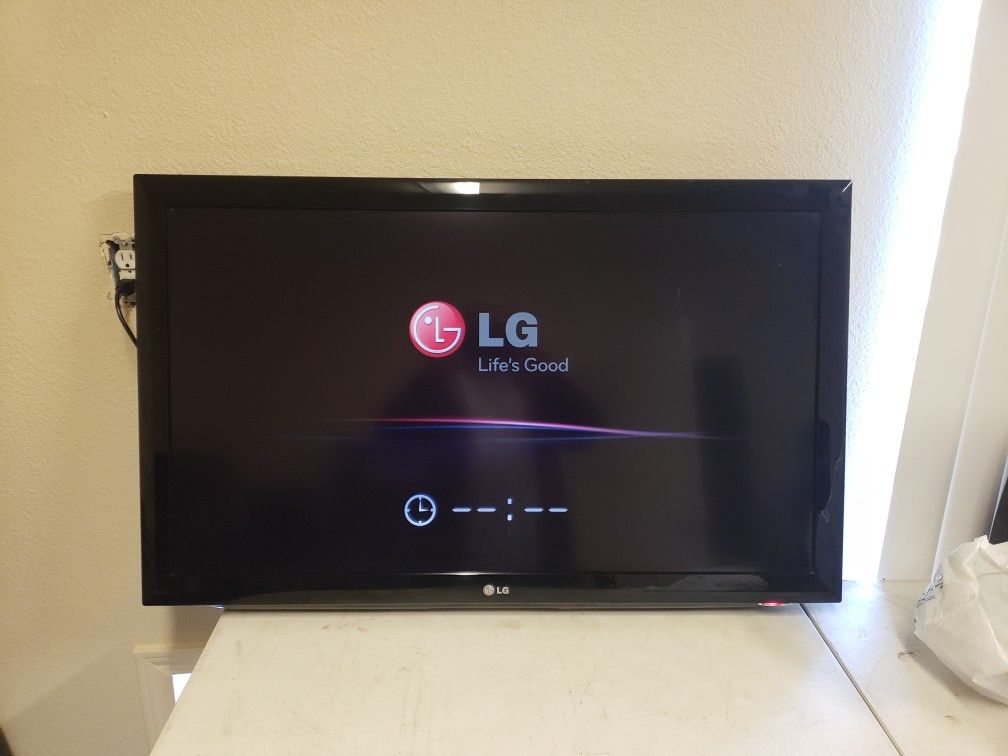 Lg Led TV. 42" Not A Smart Tv