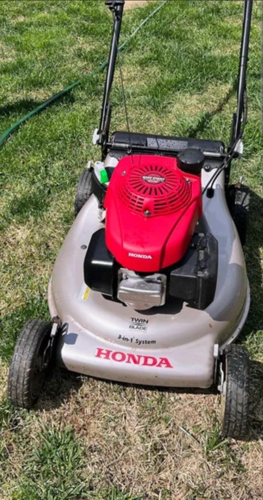 Honda Self Propelled 21 Inch Mower