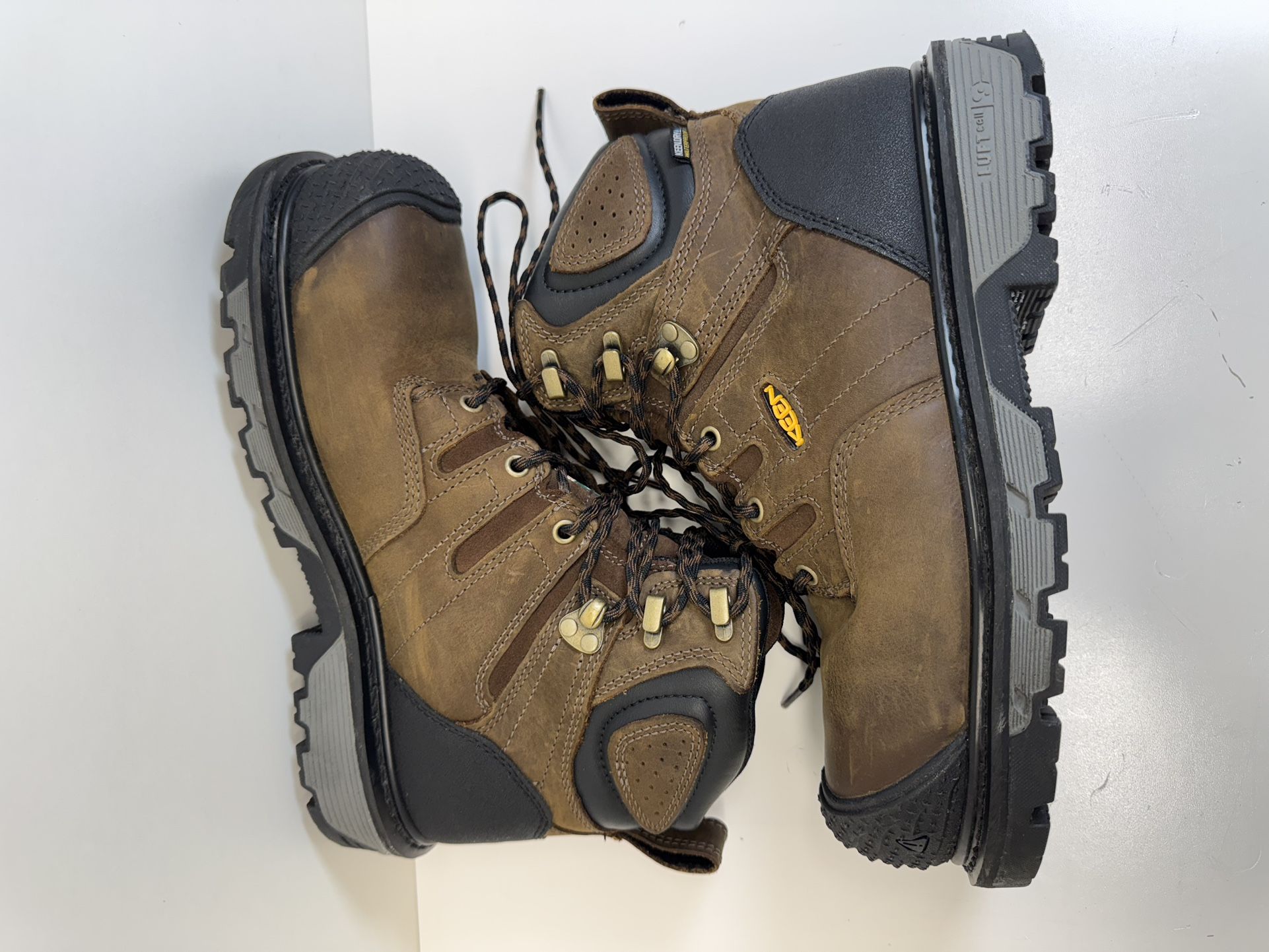 Fairly New KEEN 6-Inch Work Leather Boots With Carbon Fiber Toe Size 9D