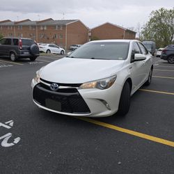 2017 Toyota Camry Hybrid