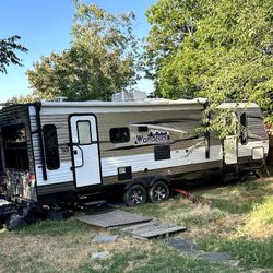 Travel Trailer 38 Foor