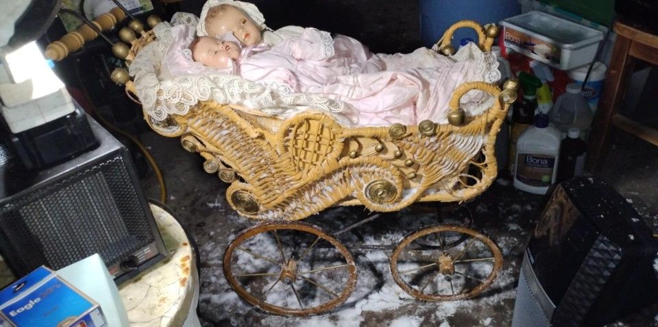 Antique Carriage With Dolls
