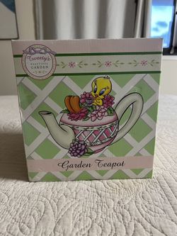 Tweety’s Garden Teapot 🫖