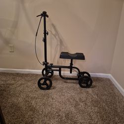 KNEE SCOOTER