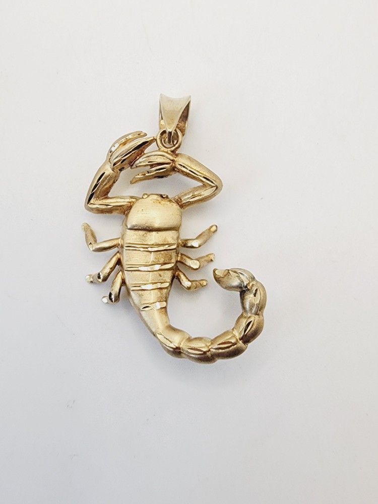 14k gold scorpion pendant