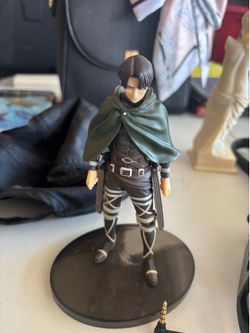 Levi AOT statue (no box)