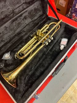 Nice Selmer Bundy Trumpet Perfect for Student Beginner or High School Marching Band $280 Firm