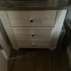 Dresser With The Mirror, And It Comes With A Nightstand
