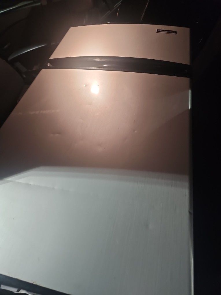 Magic Chef Refrigator