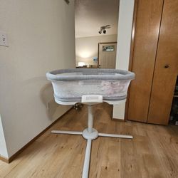 HALO BassiNest LUXE Swivel Sleeper