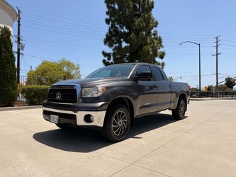 2011 Toyota Tundra 4x4  - Clean Carfax - Free Warranty!!!
