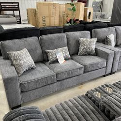 New Sofa 🛋️ Love Free Delivery 🚚 Free  Color Grey 