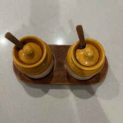 Condiments jar set with Tray