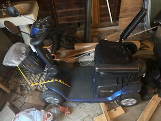 Power Chair/Scooter with battery and charger