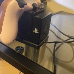 PlayStation 4 charging stand