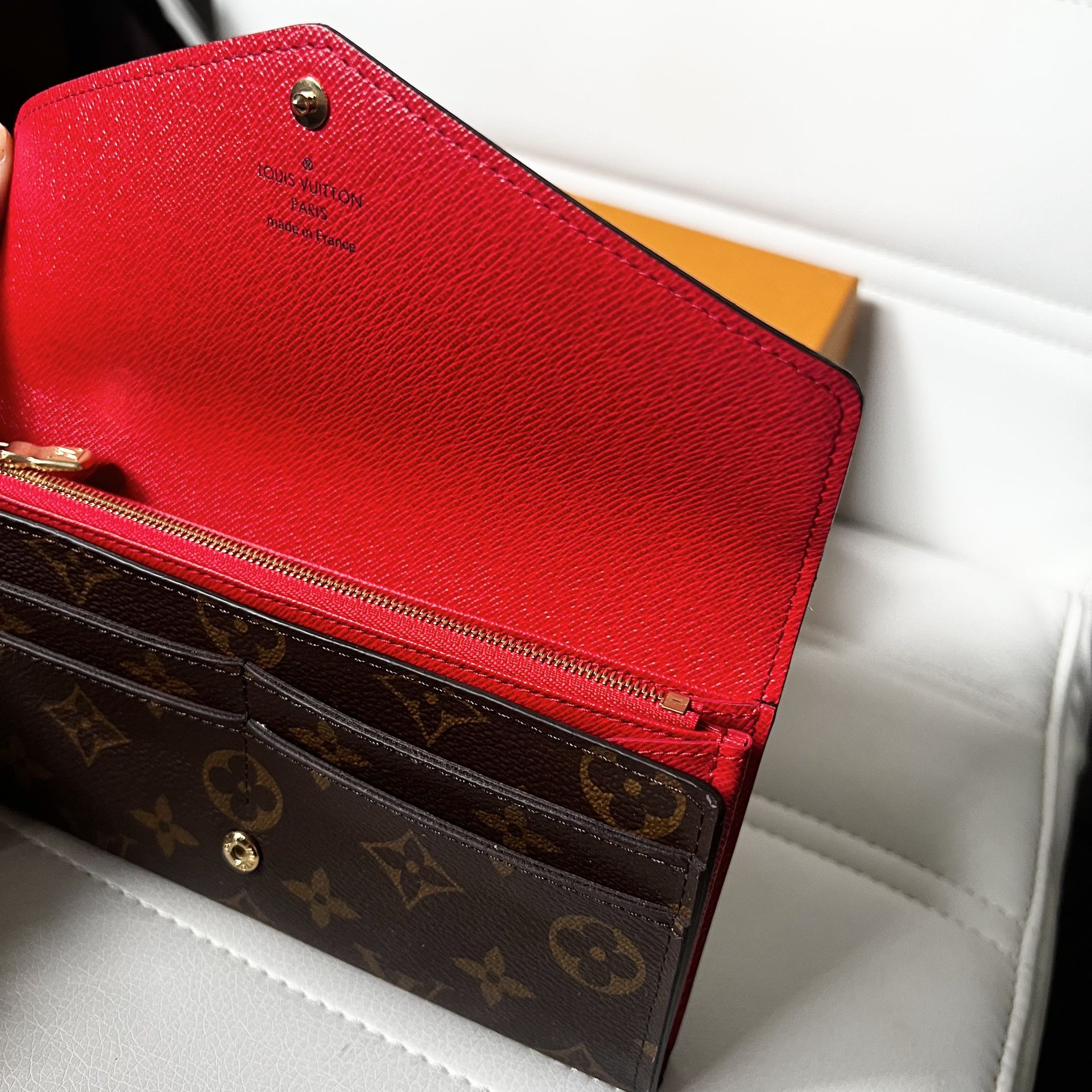 Authentic Louis Vuitton 'Sarah' Wallet for Sale in Mililani, HI