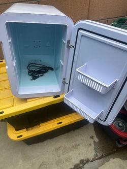 Mini fridge
