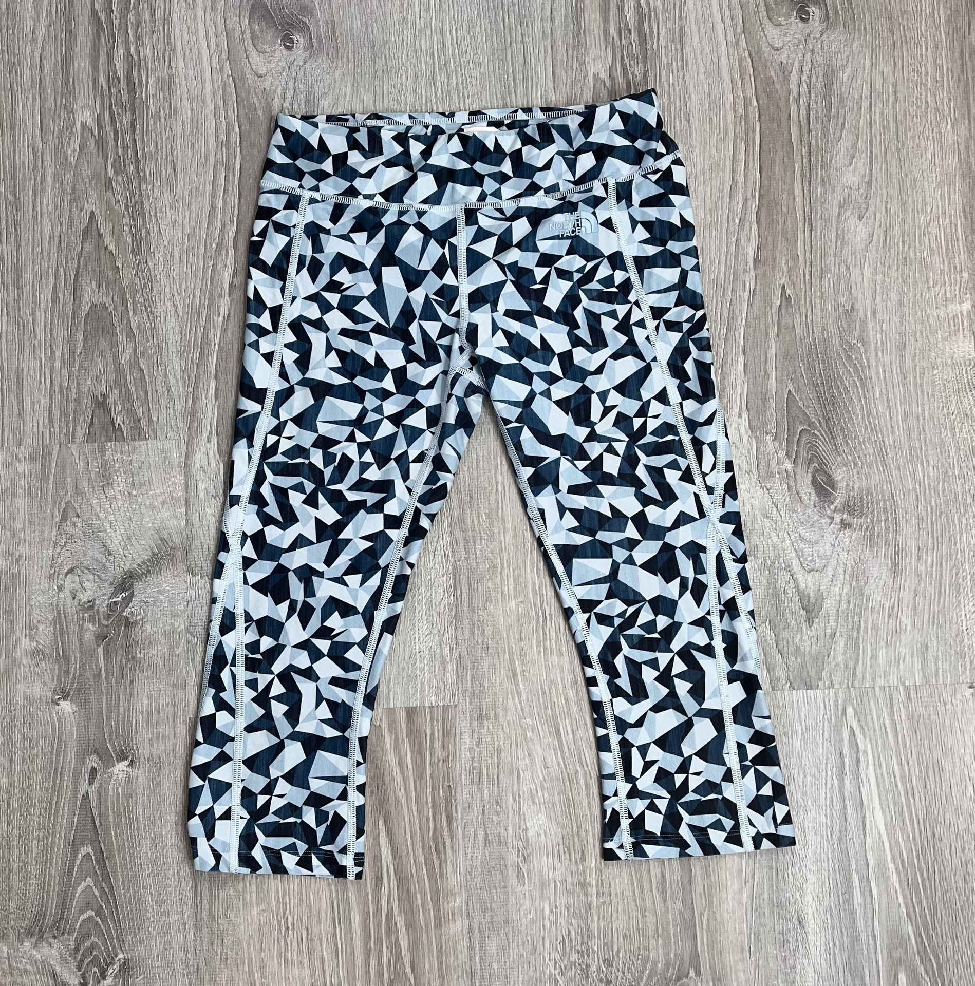 The North Face Small Blue Black Geometric Pattern Athletic Capri Athletic Pants Weight Training Women’s New Years Resolution