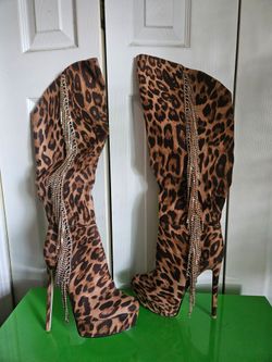 Womens Boots 7.5