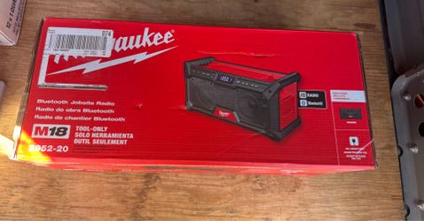 Milwaukee Bluetooth Jobsite Radio
