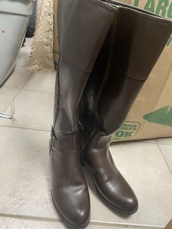 Women Boots 👢 Size 7