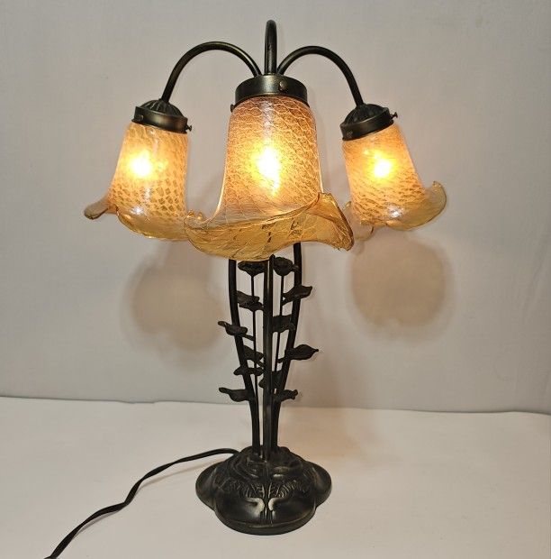 Vintage Tiffany Style Art Nouveau 3 Light Lilly Pad Table Lamp 1970s