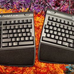 Kinesis Freestyle 2 For Mac + VIP 3 Tenting Kit & Wrist Pads