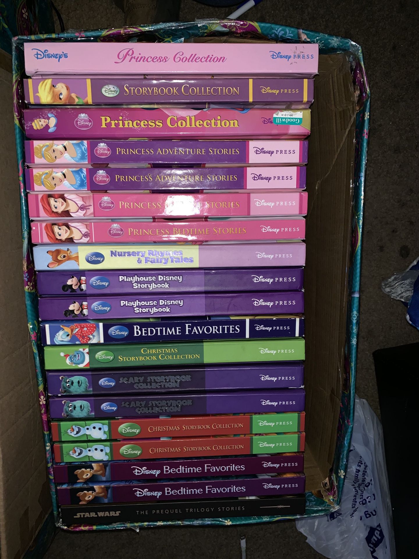 Disney's　Sale　in　books　CA　storybook　collection　Antelope,　for　OfferUp