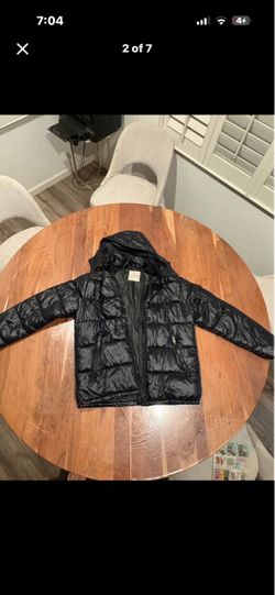 🖤 Moncler Black Puffer Jacket – Needs Zipper Repair 🖤