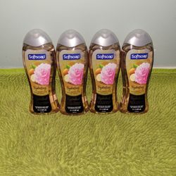 2 Softsoap Moisturizing Bodywash Hydrating Macadamia Oil And Soft Peony 20oz