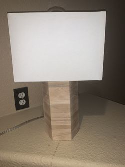 Minimalistic accent table lamp