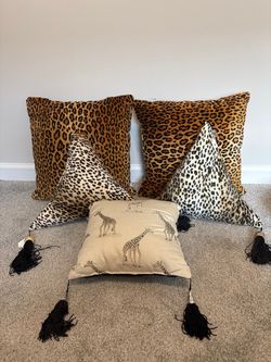 5-Piece Safari Animal Print Accent Pillow Set – Leopard & Giraffe with Tassels