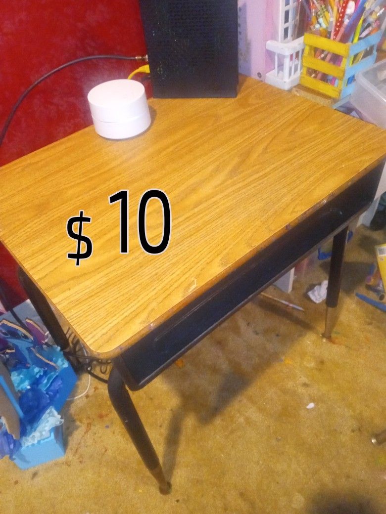 $10 Kids Desk