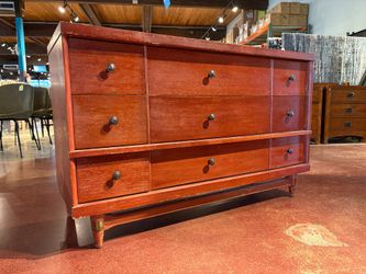 Vintage Mid-Century Modern Six Drawer Dresser