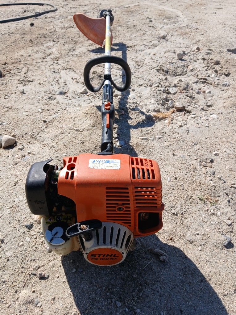 Guira STIHL FS100 RX  Y Tiene Carburador Nuevo 