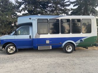 2012 Chevy CT4 4500 12-passenger Bus Duromax / Allison