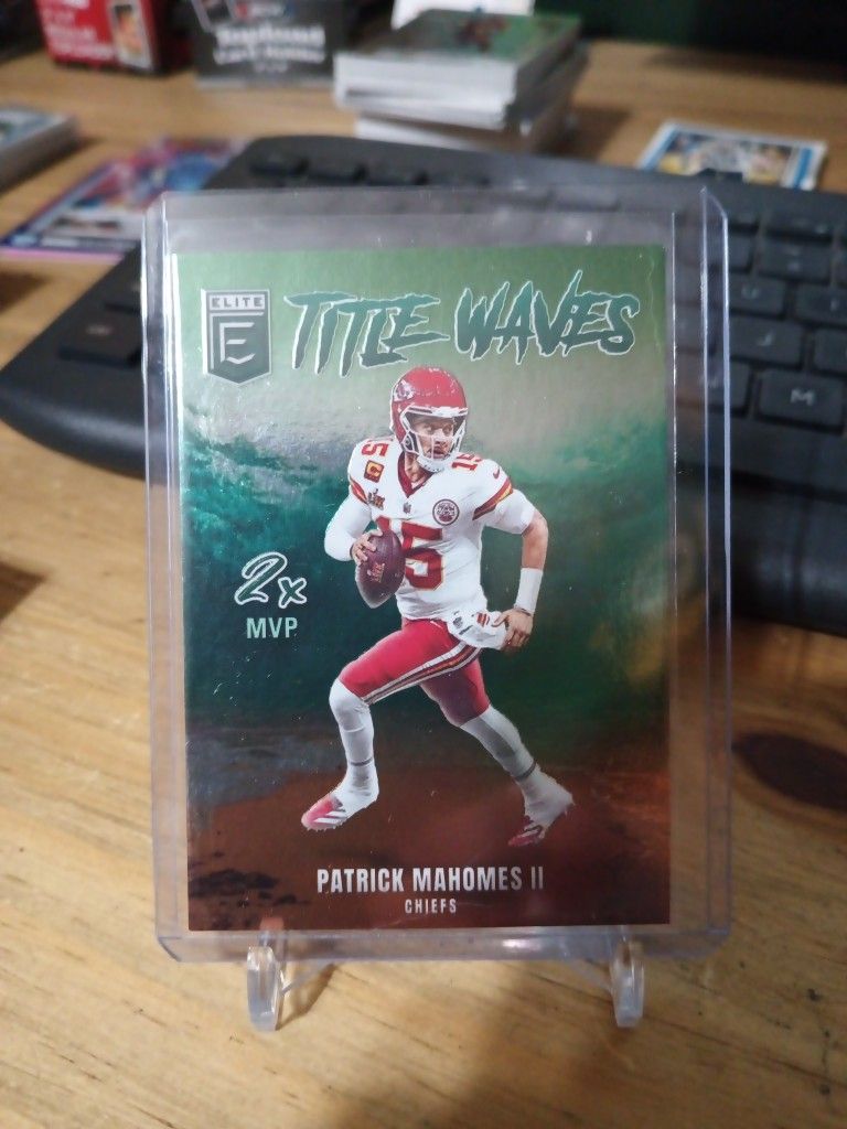 Patrick Mahomes Title Waves Insert Card