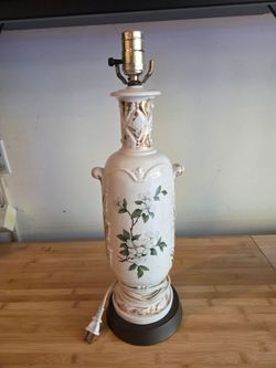 Vintage Ceramic Dogwood Table Lamp
