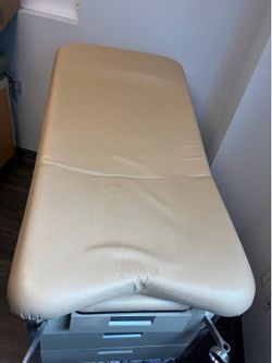 Gynecologic exam tables